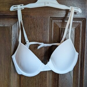 Hanes White Women's/Teen Bra